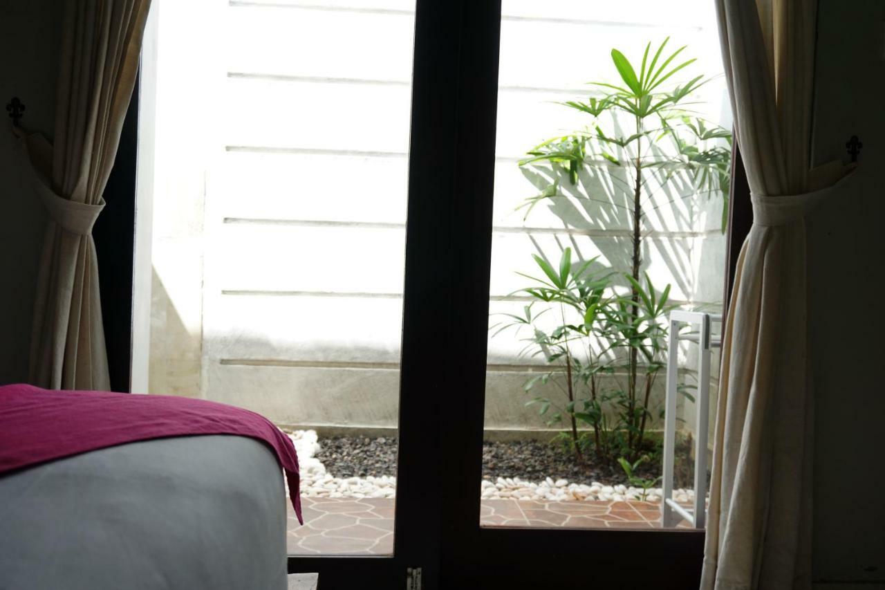 Louto Dmell Guesthouse Sanur  Exterior photo