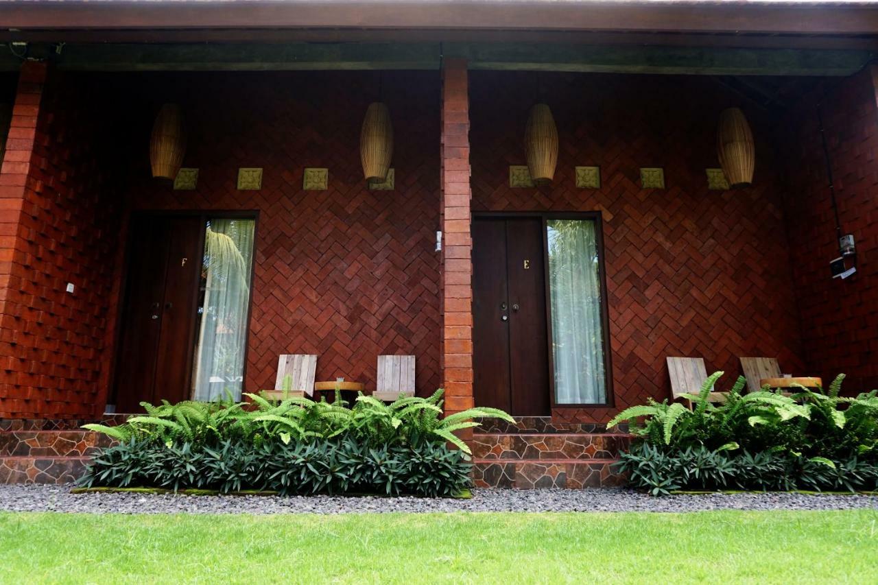 Louto Dmell Guesthouse Sanur  Exterior photo